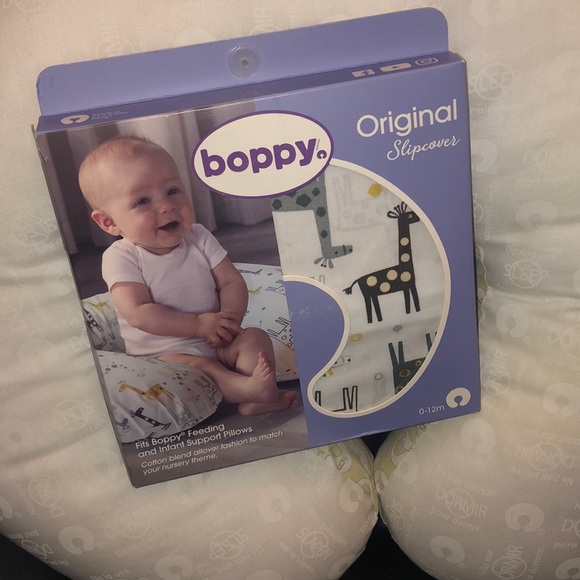 giraffe boppy pillow